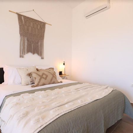 Enne Studios For Views & Tranquility Φτελιά Δωμάτιο φωτογραφία